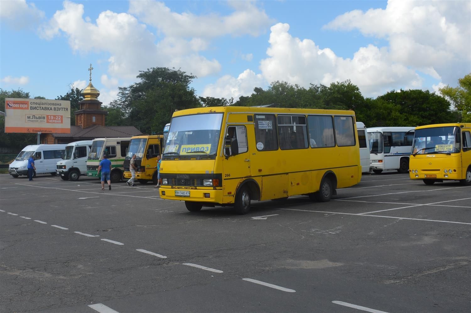 В одеському транспорті б'ються через карантинні обмеження: відео