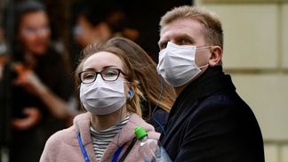 У Чехії через коронавірус заборонили виходити з дому без масок