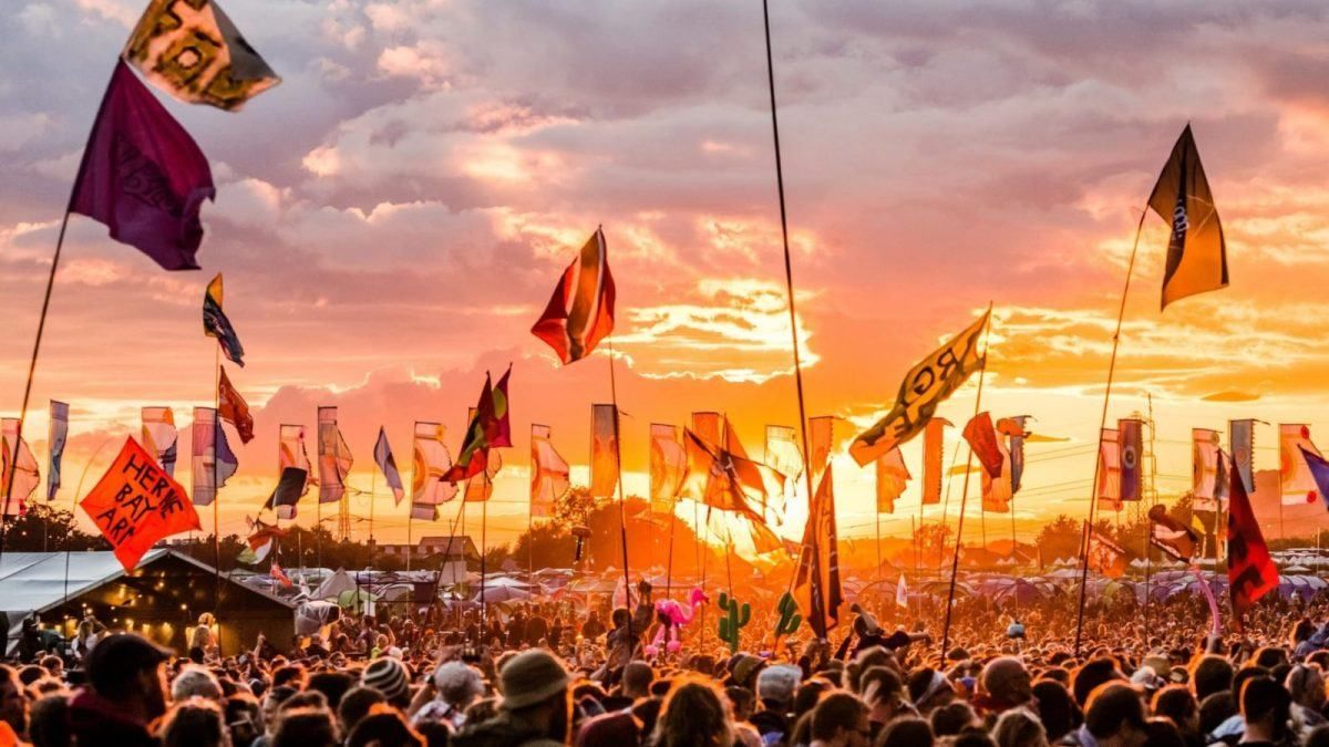 Музыкальный фестиваль современного искусства Glastonbury отменили из-за коронавируса