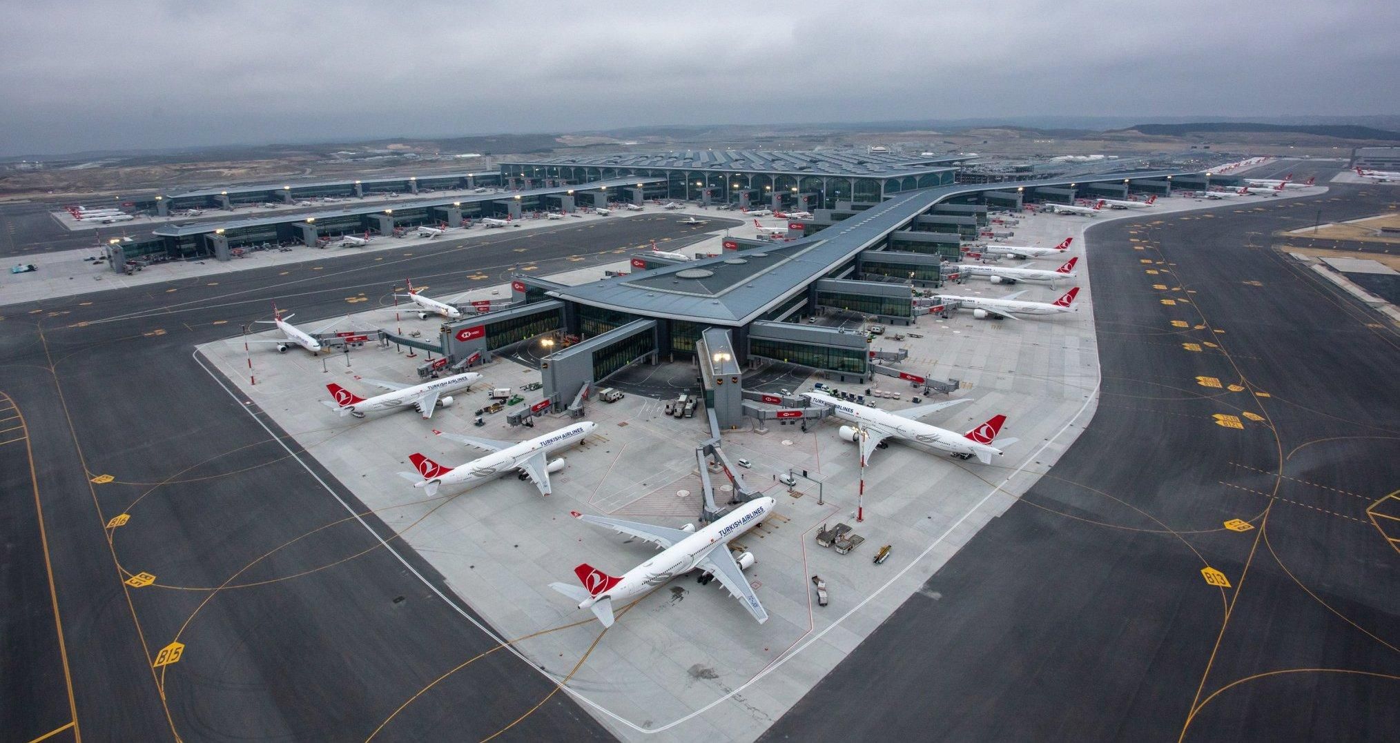 У Туреччині двох українок не пустили на рейс: вони 3 дні живуть в аеропорту
