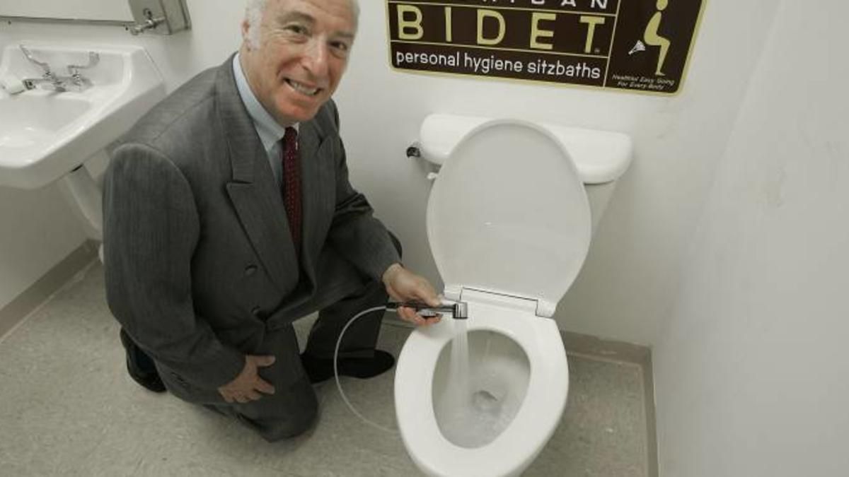 Американцы придумали, как побороть дефицит туалетной бумаги Американцы придумали, как побороть дефицит туалетной бумаги