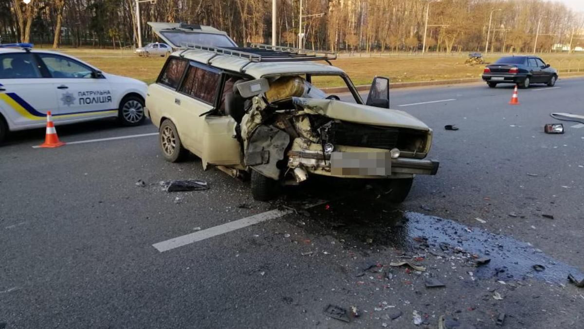 У ДТП травмувалися четверо поліцейських у Харкові У ДТП травмувалися четверо поліцейських у Харкові