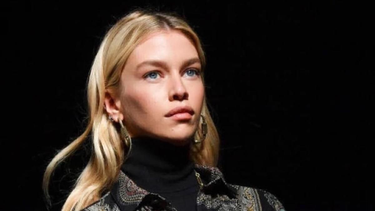 Стелла Максвелл показала, як оберігає себе від коронавірусу на прогулянці з собакою