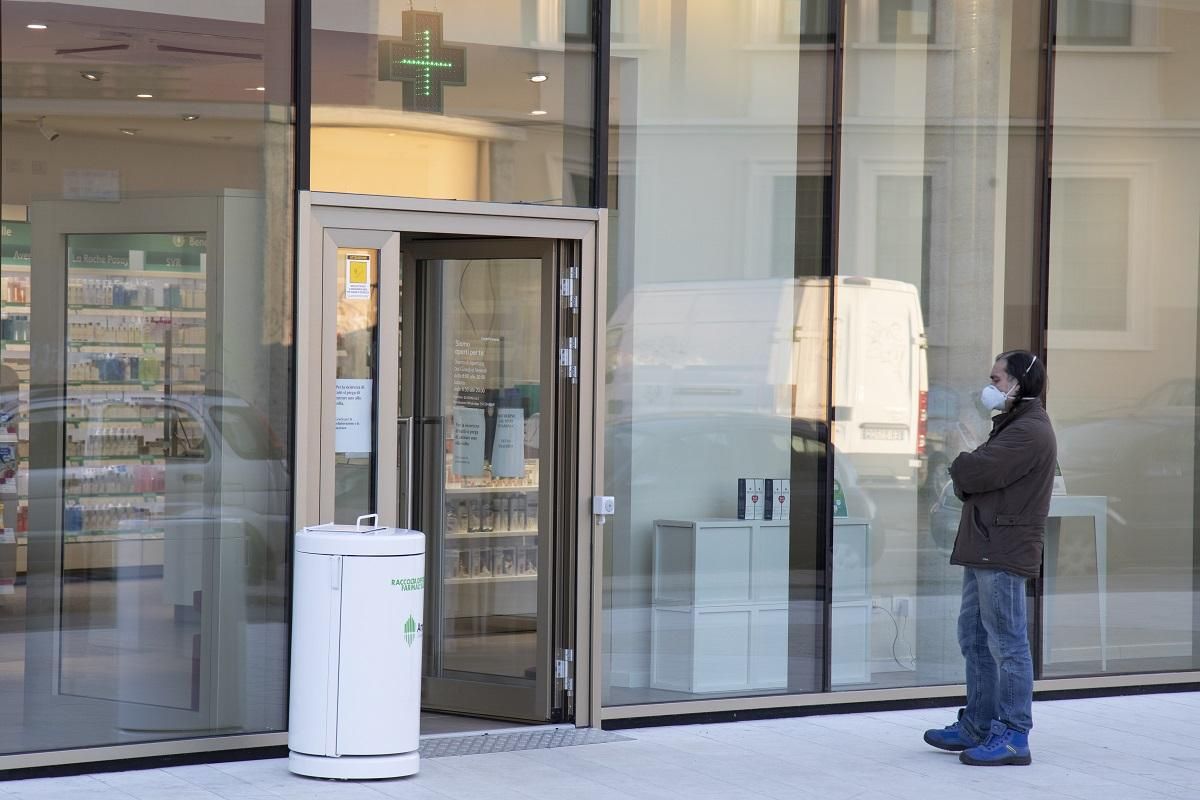 В итальянской Ломбардии вводят новые жесткие ограничения из-за распространения Covid-2019 В итальянской Ломбардии вводят новые жесткие ограничения из-за распространения Covid-2019