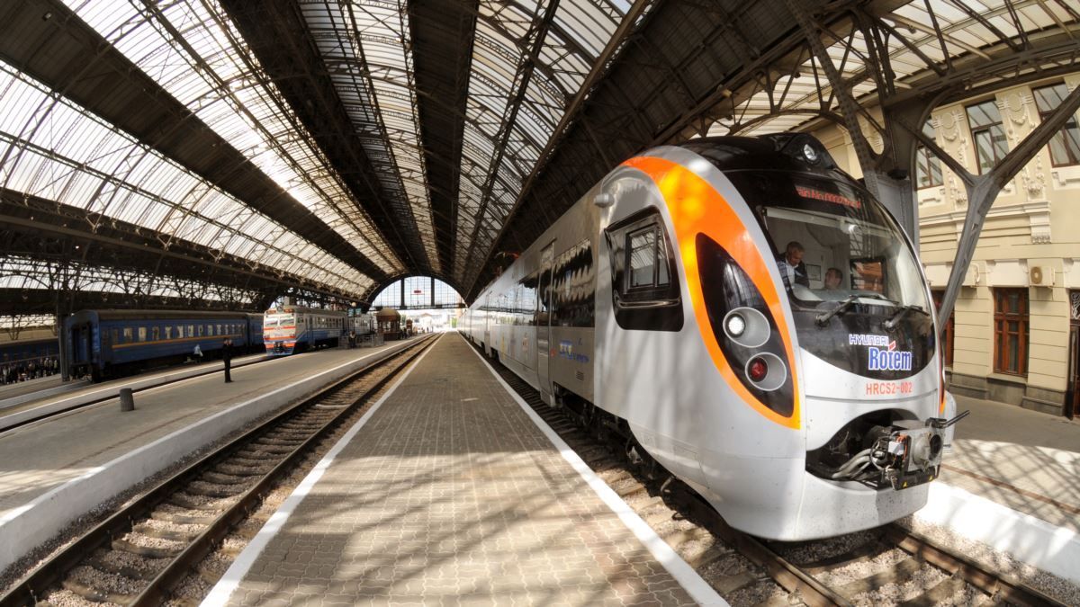 Евакуація українців через коронавірус: з Польщі відправлять ще 2 додаткові поїзди Евакуація українців через коронавірус: з Польщі відправлять ще 2 додаткові поїзди