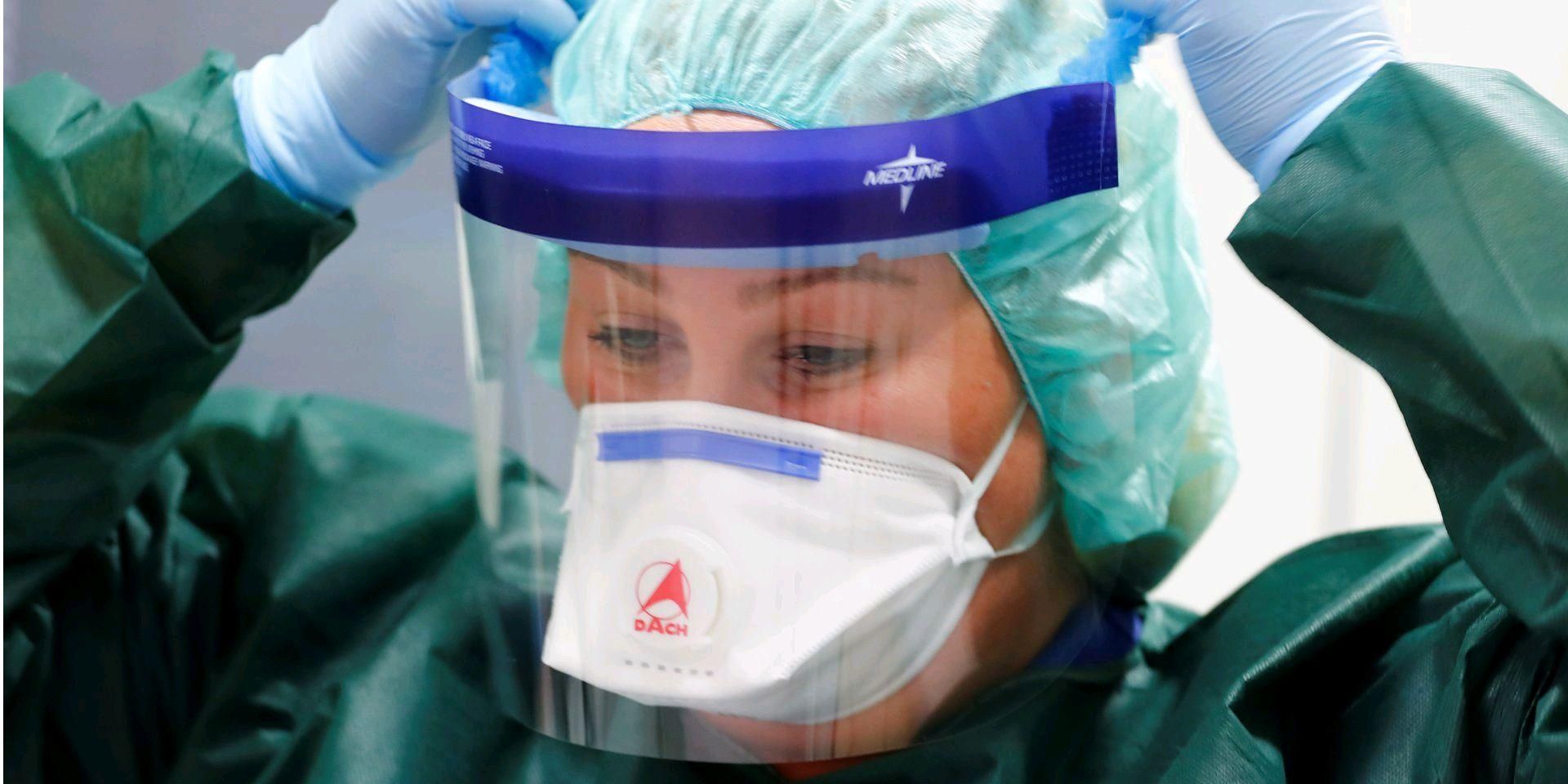 Apple і Facebook жертвують рукавички та маски для боротьби з коронавірусом