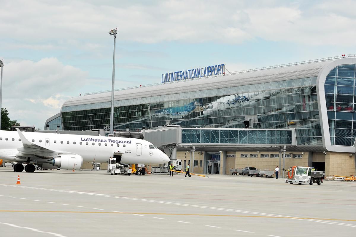 Аеропорт у Львові став резервним на час заборони польотів: що це означає