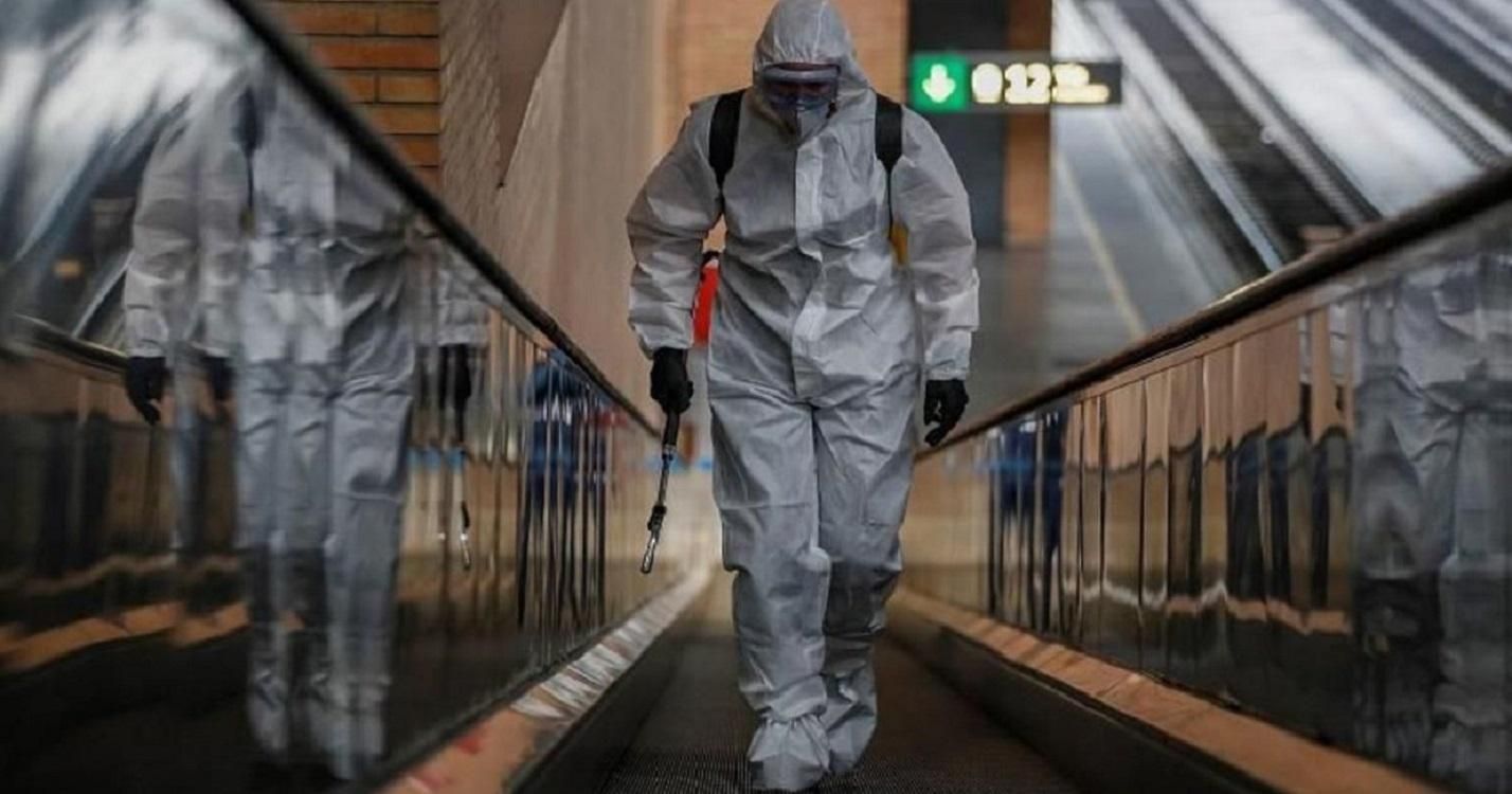 В Іспанії проводять тотальну дезинфекцію В Іспанії проводять тотальну дезинфекцію