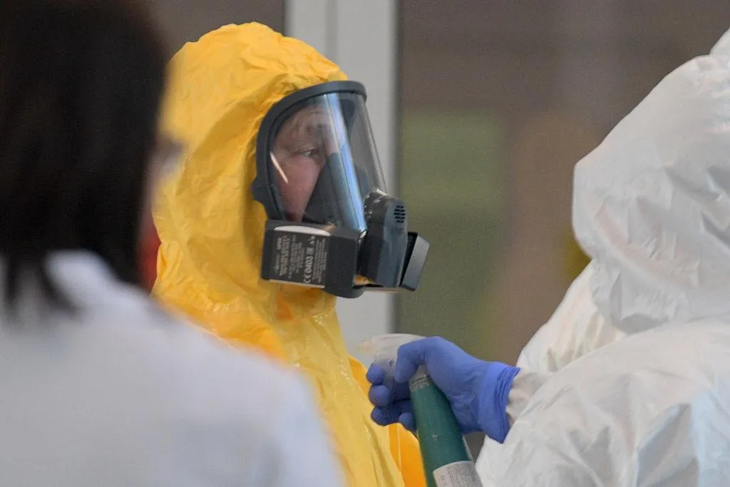 Путін у костюмі біологічного захисту Путін у костюмі біологічного захисту