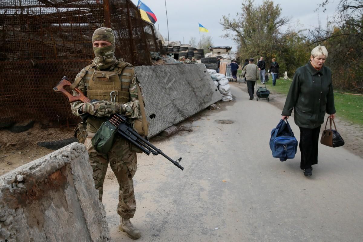 Бойовики не пропускають через лінію розмежування місцевих жителів і спостерігачів