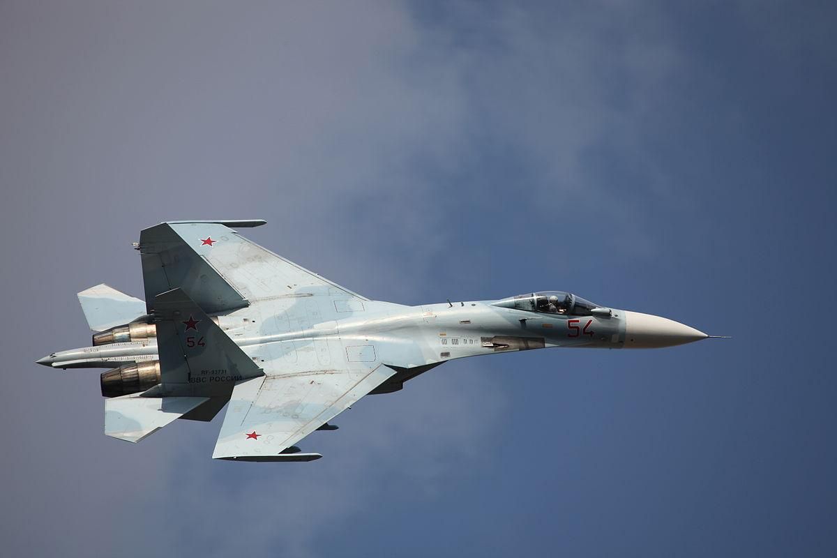 Истребитель Су-27 упал в Черное море, Крым - что известно