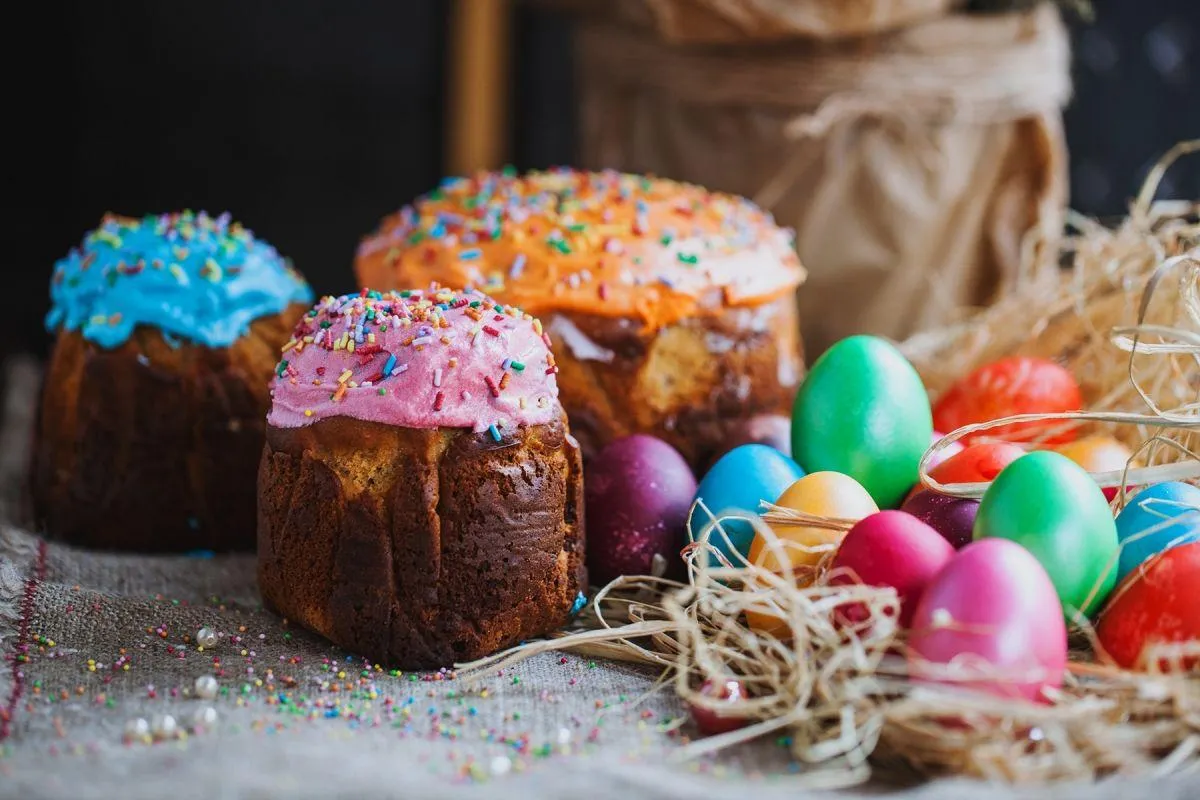 Крашанки символізують початок нового життя Крашанки символізують початок нового життя