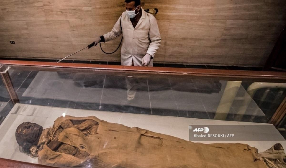 Через коронавірус в Єгипті дезінфікують піраміди і музеї: фото