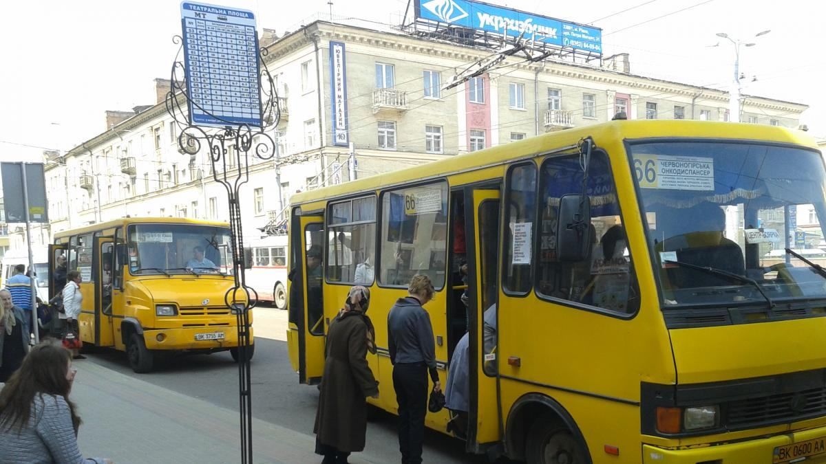 В громадському транспорті збільшили максимальну кількість пасажирів