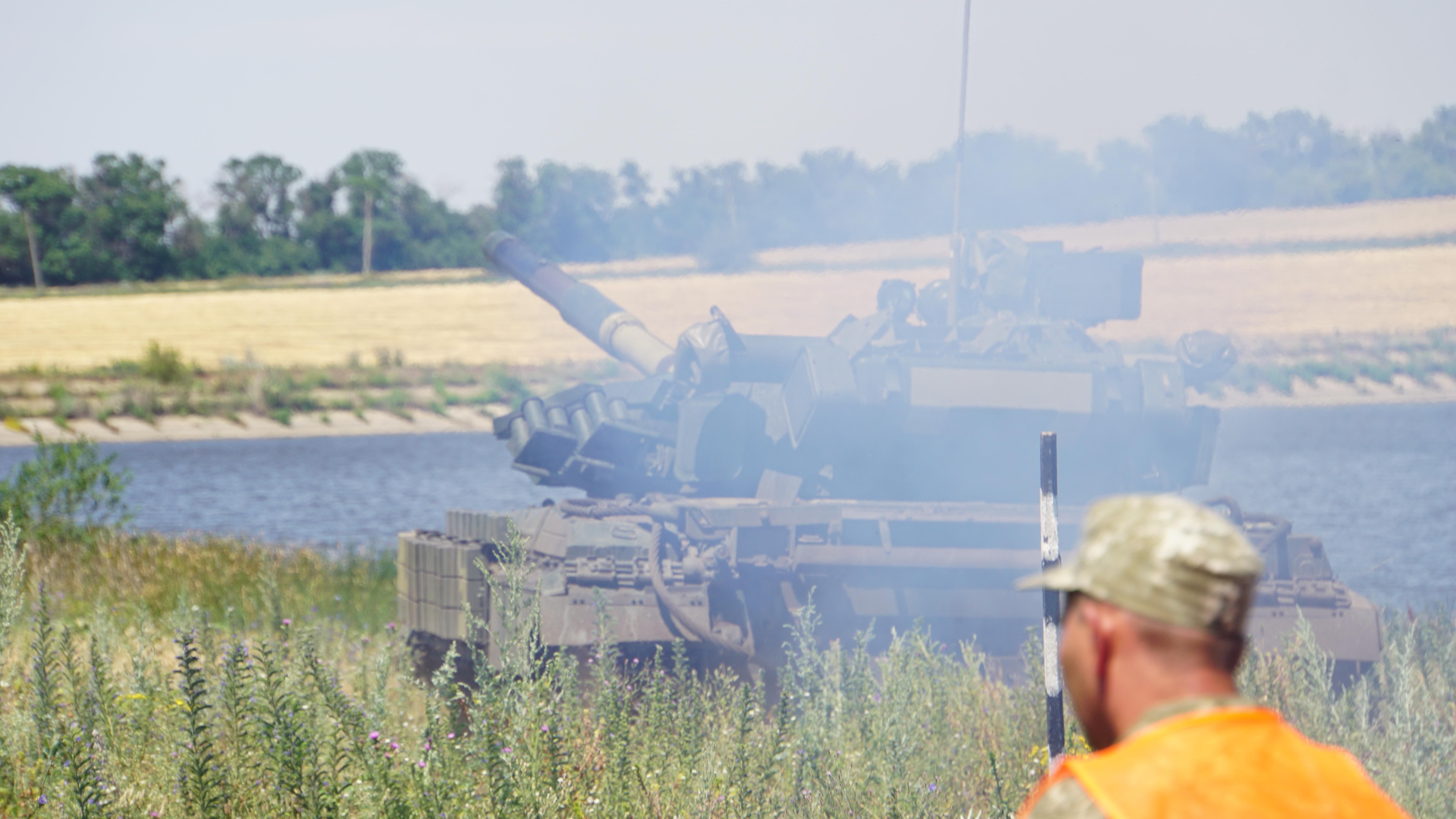 Зону ООС из-за коронавируса закрывают на въезд и выезд: подробности Зону ООС из-за коронавируса закрывают на въезд и выезд: подробности