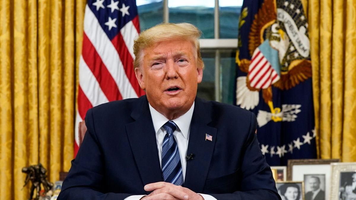 Дональд Трамп підписав антикоронавірусний пакет допомоги Дональд Трамп підписав антикоронавірусний пакет допомоги