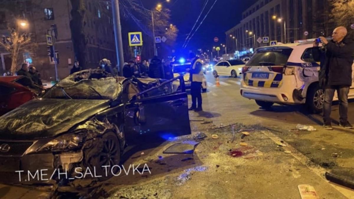 В Харькове Lexus протаранил авто копов и Mazda: фото, видео