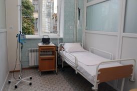 Отсутствуют бахилы, маски, аппараты ИВЛ: медики Прикарпатья просят элементарного обеспечения