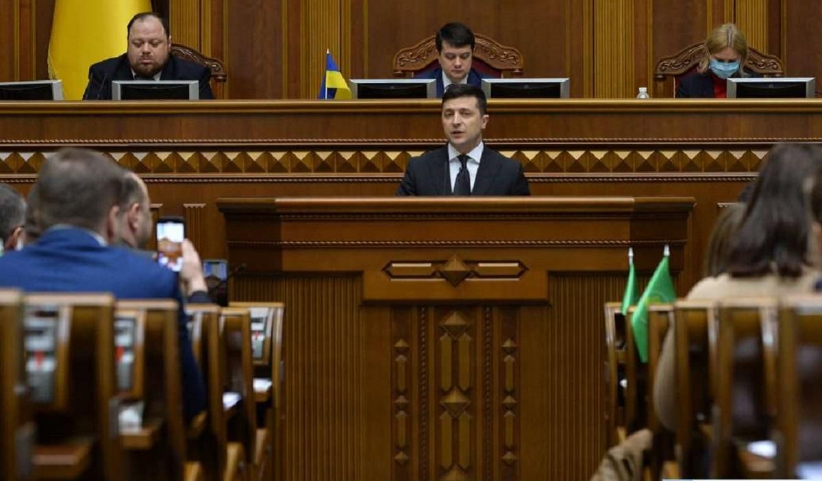 Зеленський звернувся до депутатів під час позачергового засідання Ради: головне Зеленський звернувся до депутатів під час позачергового засідання Ради: головне