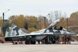 Українські військові отримали відремонтований і модернізований винищувач