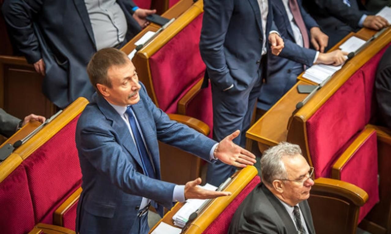 Це злочин проти коронавірусу: депутат Папієв про засідання Ради в карантин Це злочин проти коронавірусу: депутат Папієв про засідання Ради в карантин