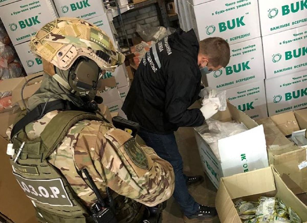 Экспорт украинских масок в Испанию: следователи раскрыли схему – фото Экспорт украинских масок в Испанию: следователи раскрыли схему – фото