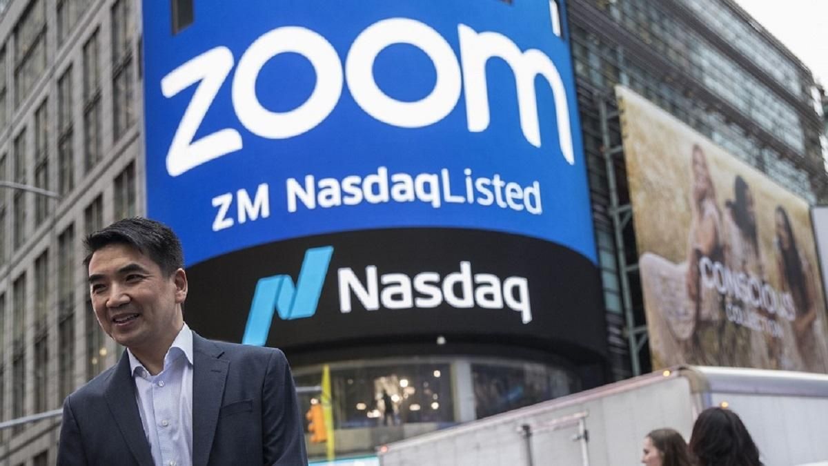 Zoom может передавать конфиденциальную информацию Facebook: против сервиса подали иск в США