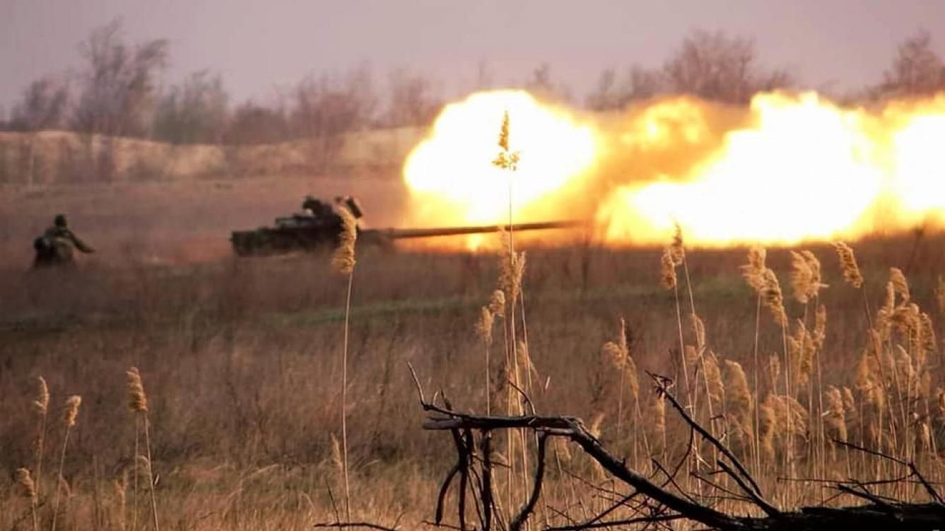 Украинские морпехи провели учения с боевыми стрельбами: работали танки и артиллерия – фото