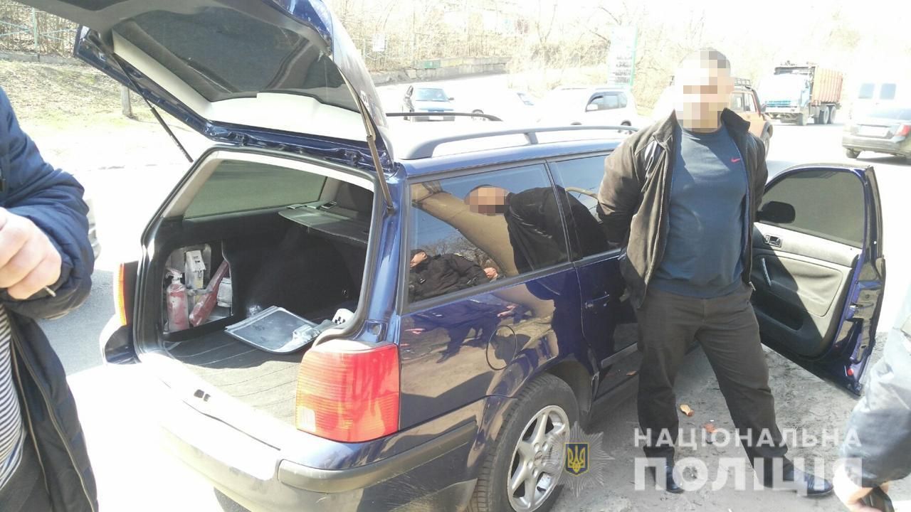 Троє іноземців напали на жінку та викрали 115 тисяч гривень Троє іноземців напали на жінку та викрали 115 тисяч гривень