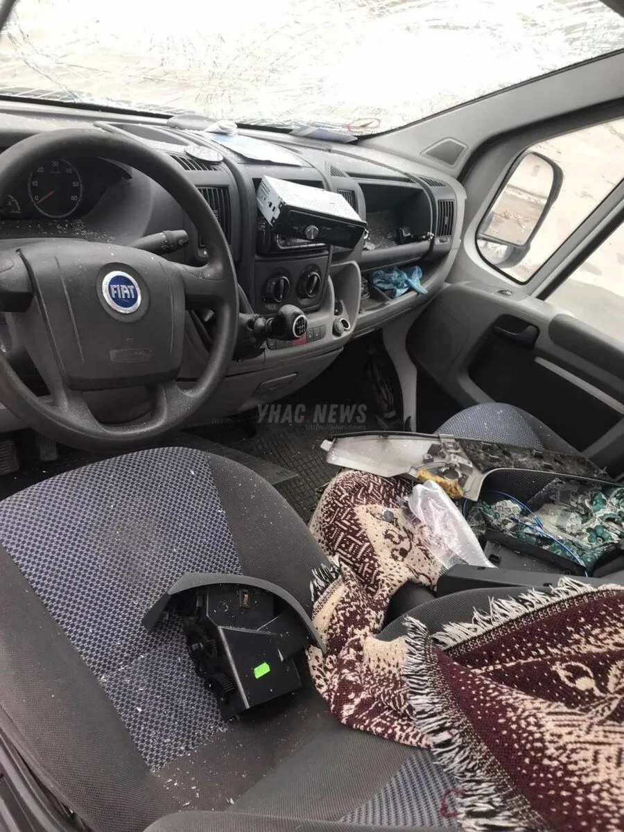 Невідомі пошкодили авто чоловіка, розбили труну Невідомі пошкодили авто чоловіка, розбили труну