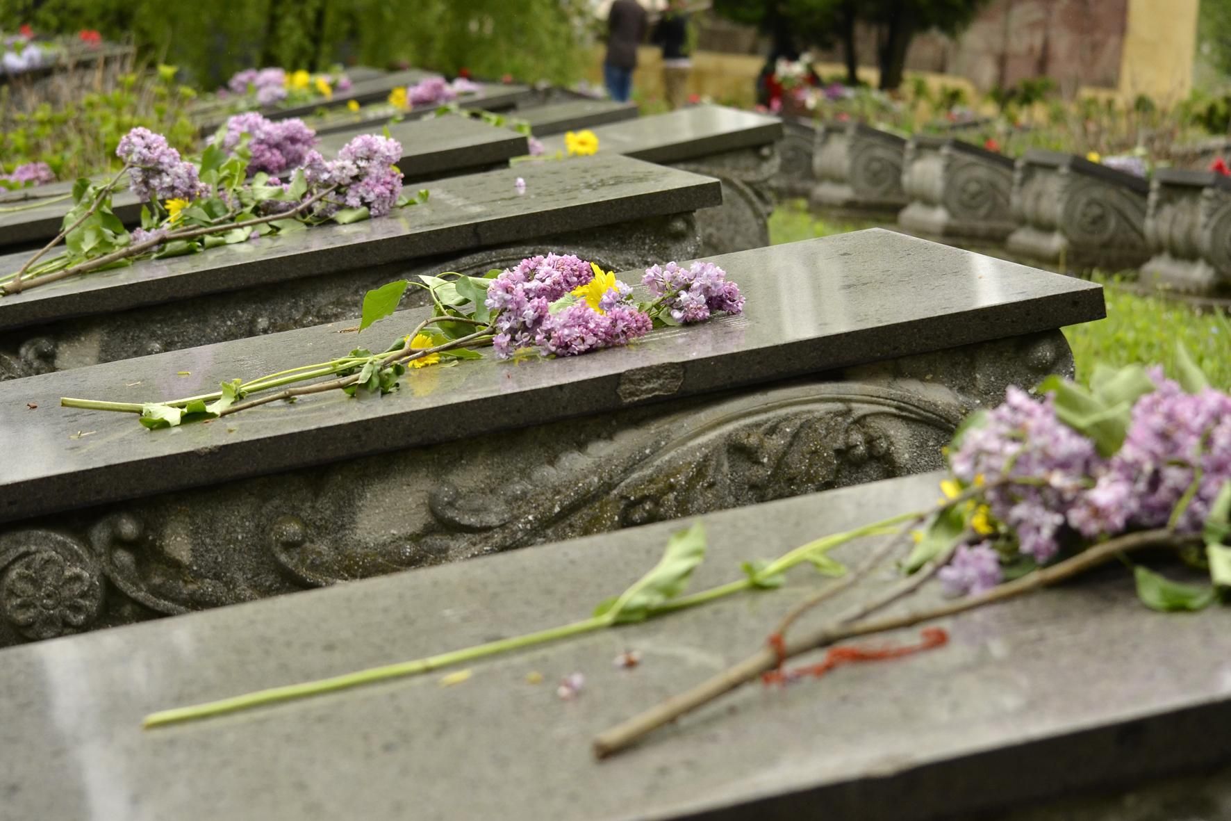 У Дніпрі викопали 600 могил на випадок смертей від коронавірусу