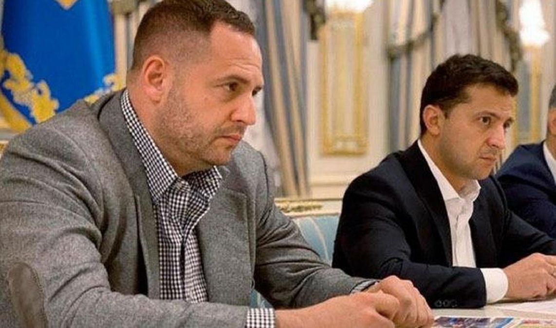 Украинцы начали хуже относиться к Зеленскому и Ермаку, – опрос