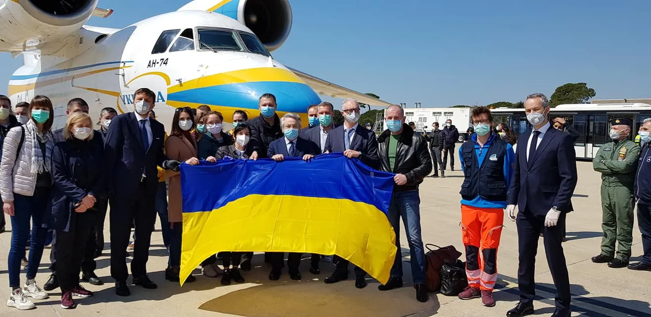 Українські лікарі прилетіли до Італії