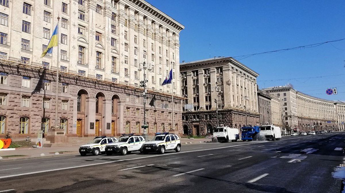 Коронавирус в Украине: в Киеве дезинфицируют дома больных коронавирусом Коронавирус в Украине: в Киеве дезинфицируют дома больных коронавирусом