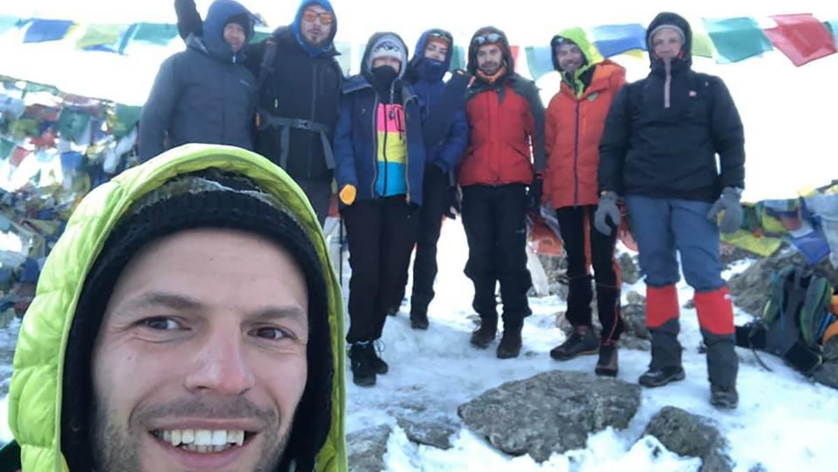 Українські туристи застрягли в Непалі та просять про допомогу: готові вилетіти за власні гроші Українські туристи застрягли в Непалі та просять про допомогу: готові вилетіти за власні гроші