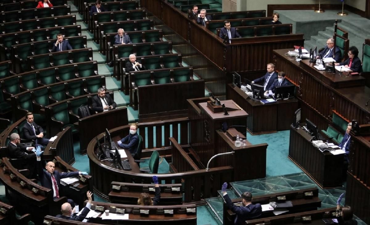 Сейм Польщі ухвалив закон про проведення виборів президента поштою Сейм Польщі ухвалив закон про проведення виборів президента поштою