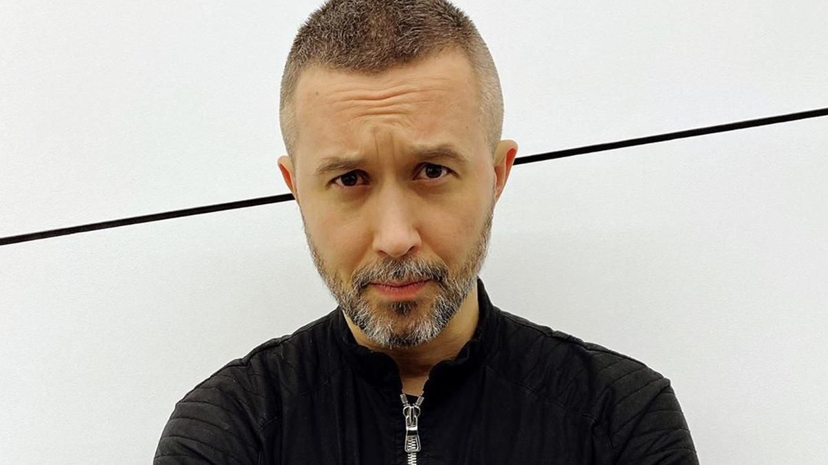 Сергей Бабкин овладел новыми навыками на карантине: как теперь выглядит прическа артиста