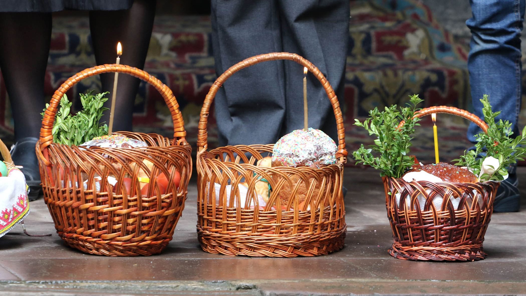 На Великдень служби в храмах відбуватимуться без прихожан: паски освячуватимуть на вулиці На Великдень служби в храмах відбуватимуться без прихожан: паски освячуватимуть на вулиці