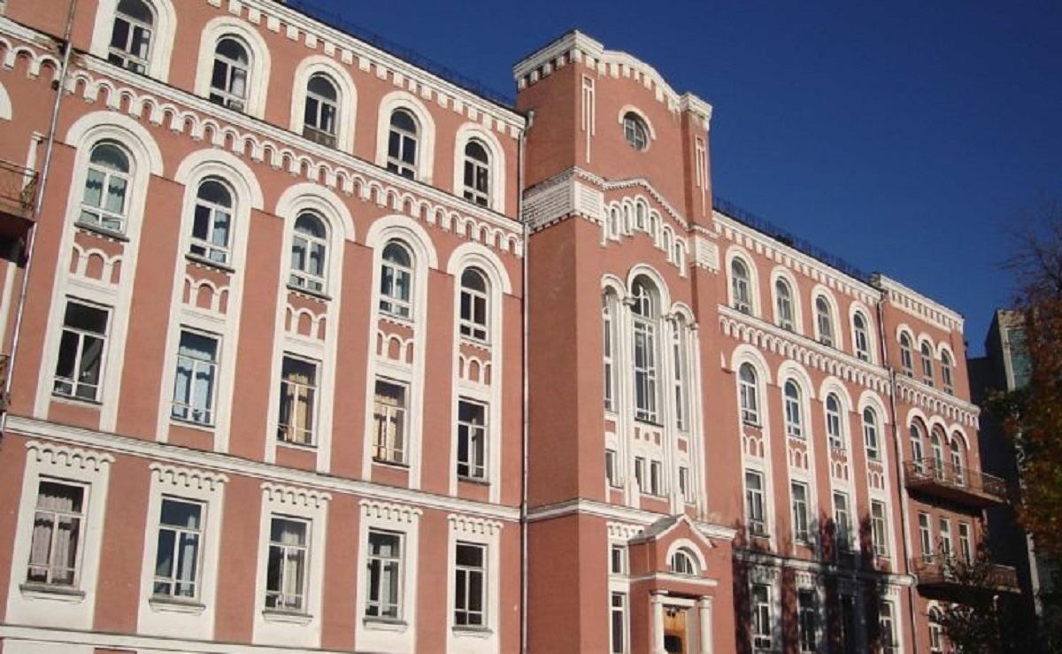 У Києві "мінували" Олександрівську лікарню з хворими на коронавірус: що відомо