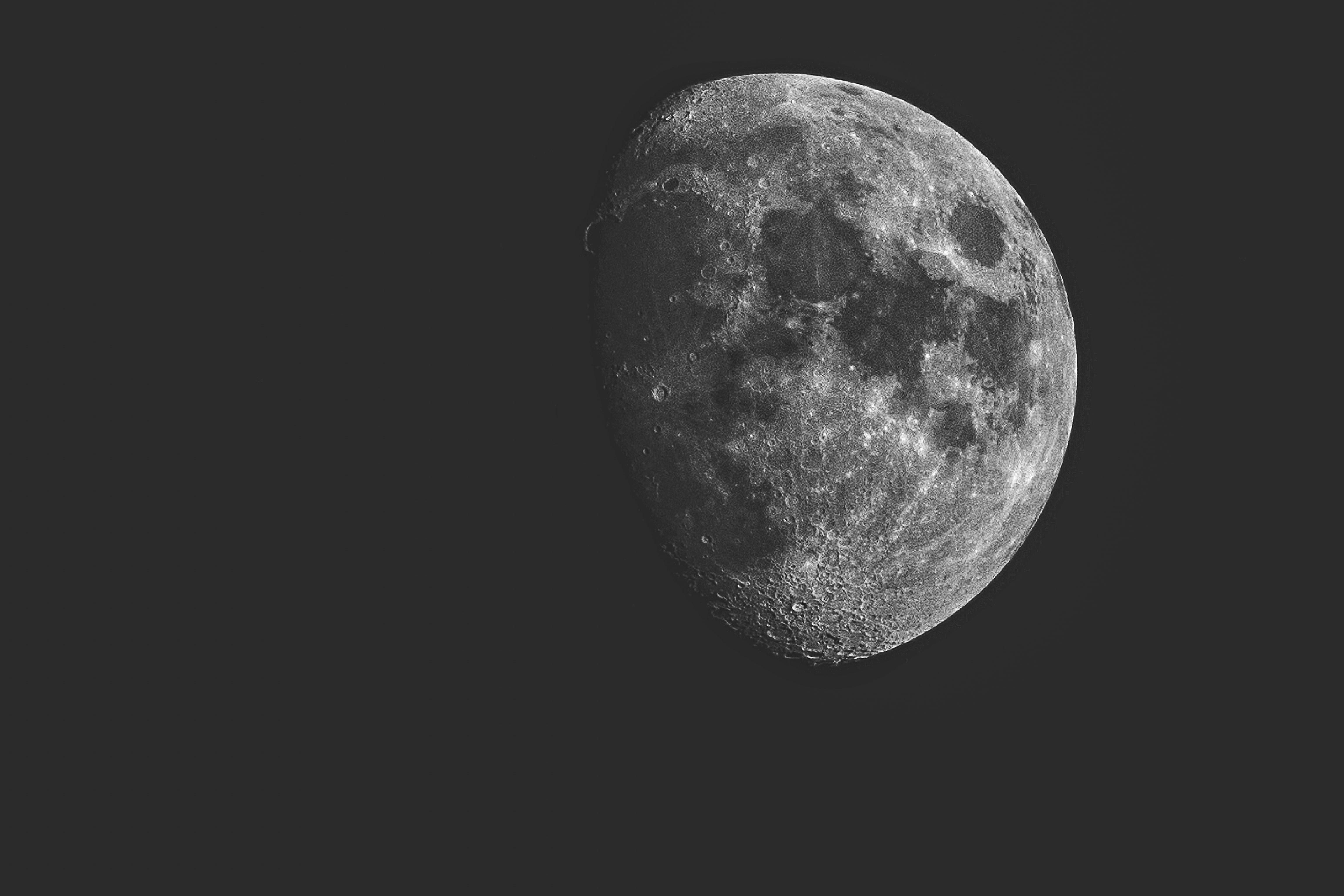 NASA встановить гігантський телескоп на зворотньому боці Місяця