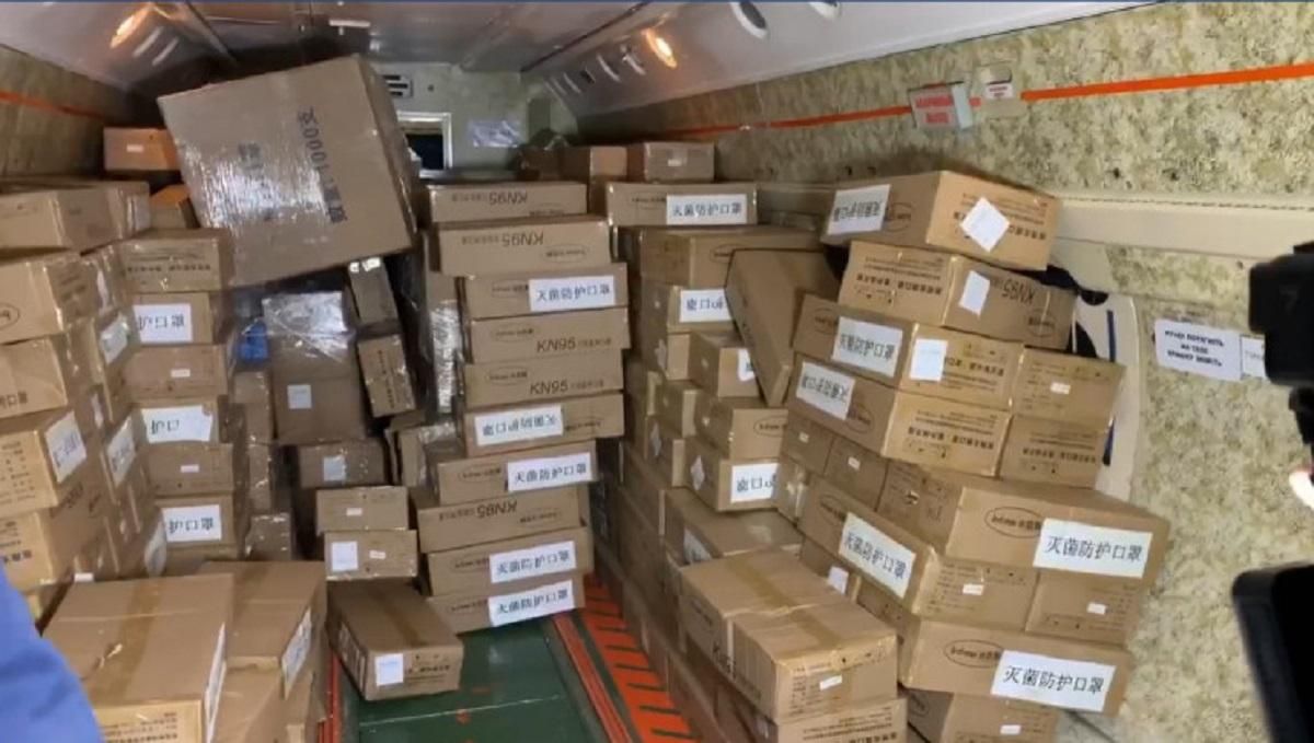В Україну прибуде літак з ОАЕ з 10 тоннами гуманітарної допомоги від COVID-19: перелік