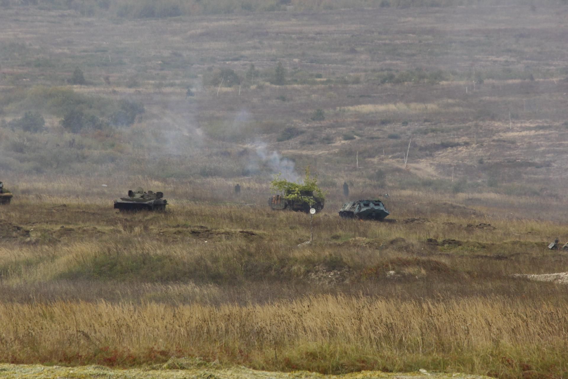 Пользуясь карантином, оккупанты выдвинули на линию соприкосновения 20 единиц тяжелого оружия Пользуясь карантином, оккупанты выдвинули на линию соприкосновения 20 единиц тяжелого оружия