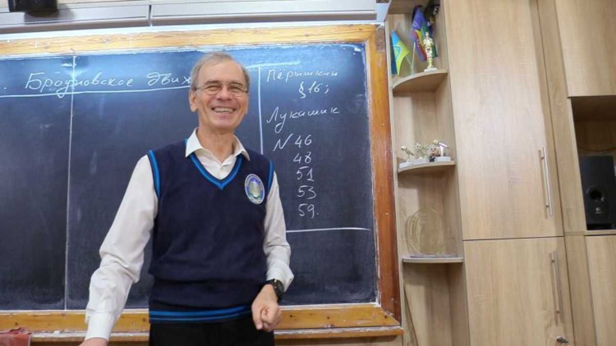 Одесский учитель получил серебряную кнопку YouTube за онлайн-уроки физики