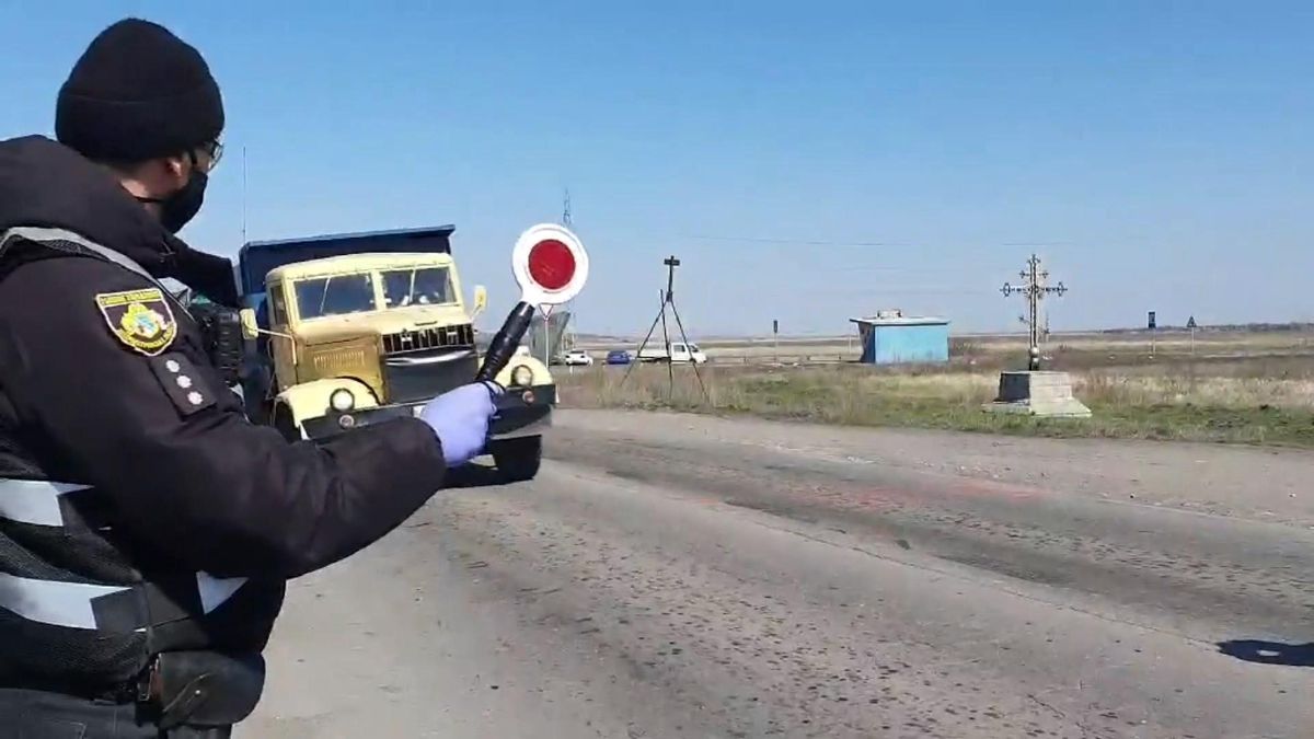 Обшуки в біблійній школі та блокпости: кадри з життя Першотравенська під час COVID-19