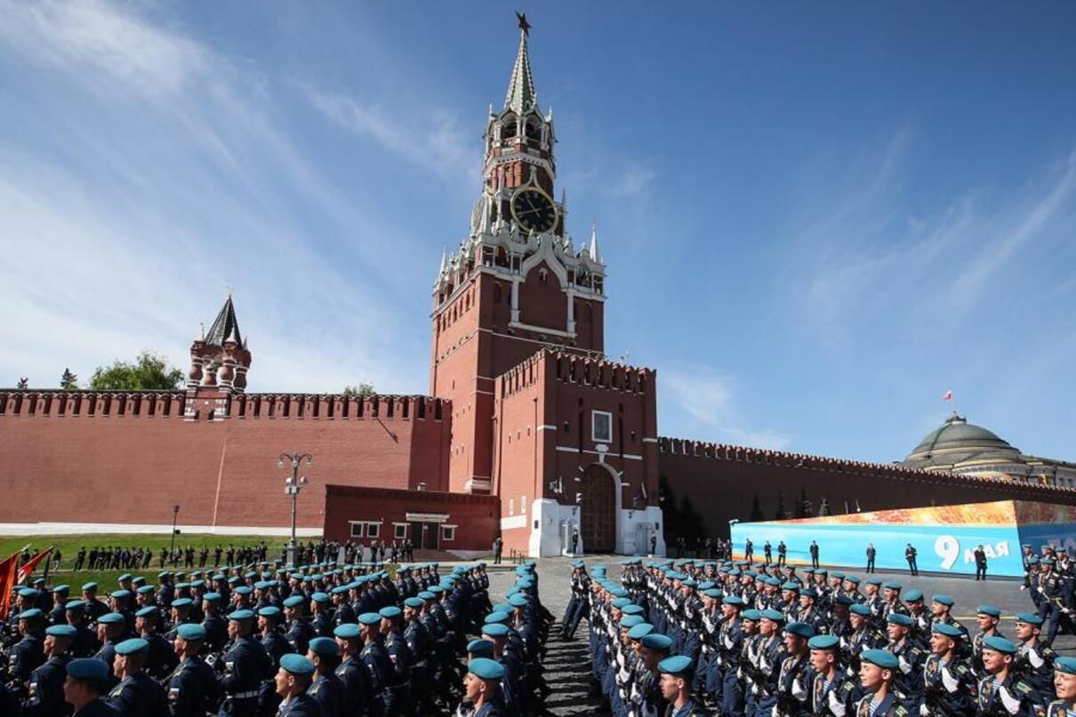 Парад буде, коли – невідомо: у Кремлі не визначились зі святкуванням Дня перемоги