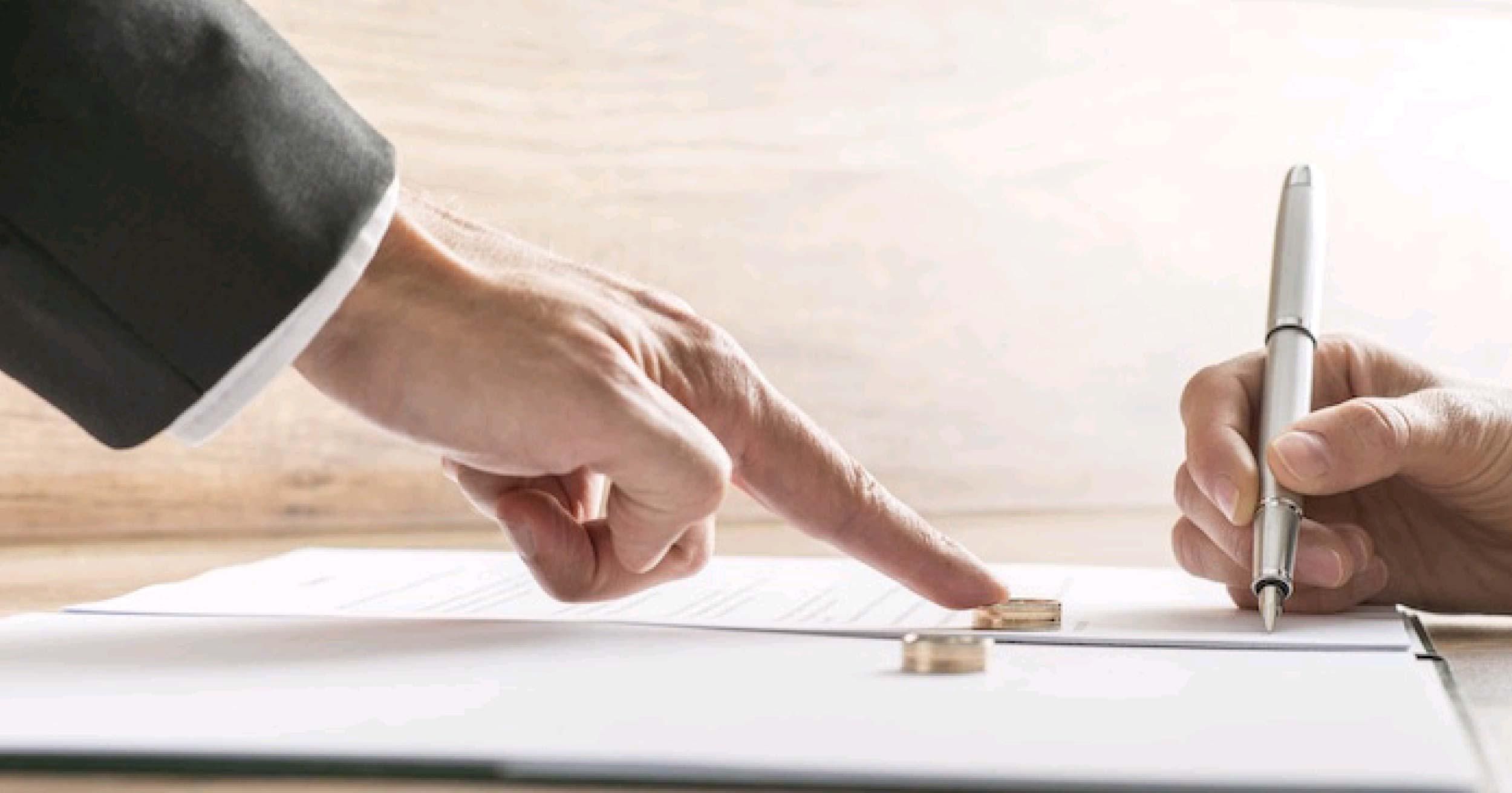 Окупанти в Криму через карантин припинили реєструвати шлюби і розлучення Окупанти в Криму через карантин припинили реєструвати шлюби і розлучення