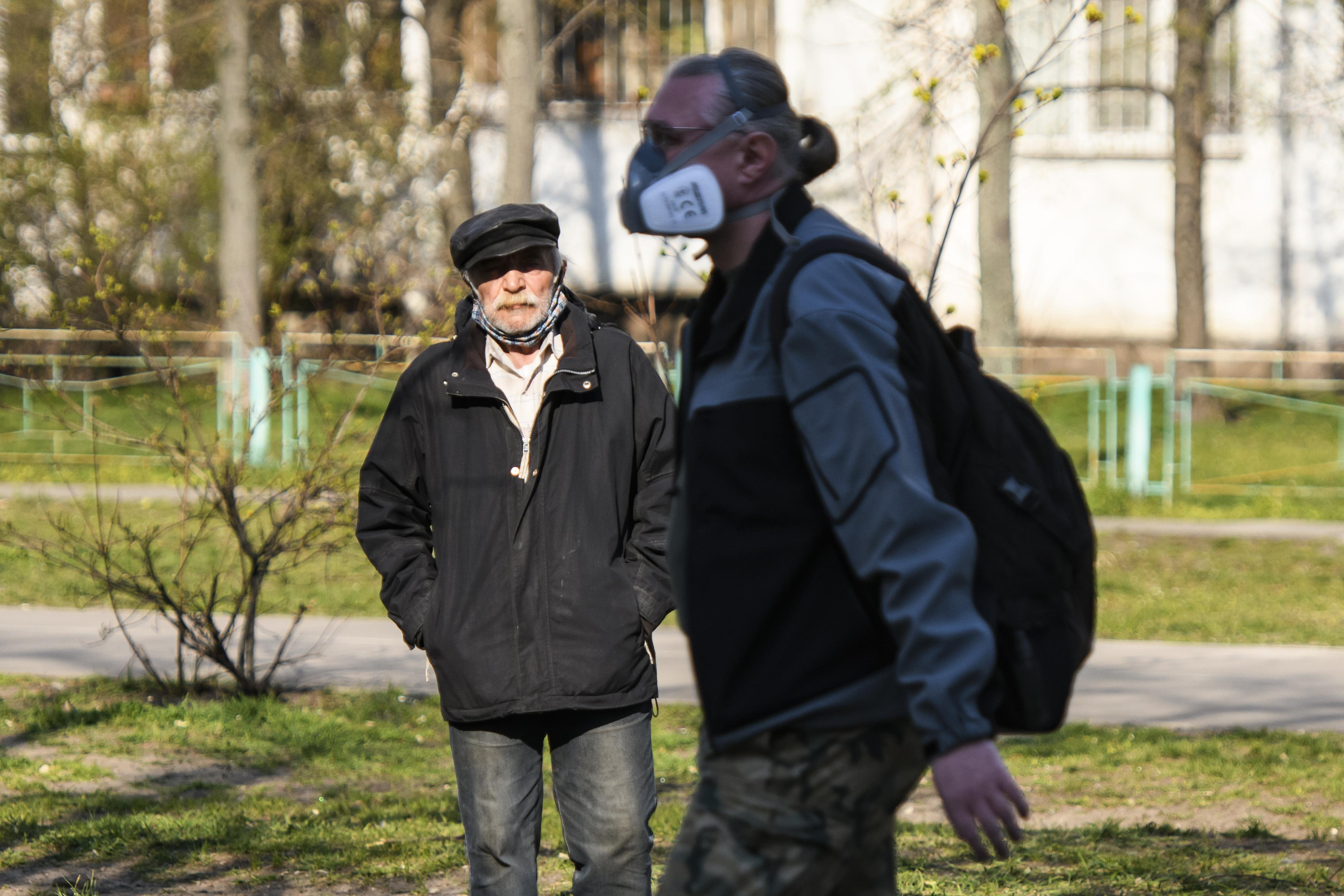 Карантин в Україні: на Буковині суд не покарав чоловіка без маски Карантин в Україні: на Буковині суд не покарав чоловіка без маски