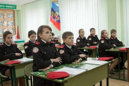 Школы в Луганске: репетитор для первоклашки и такса на взятки