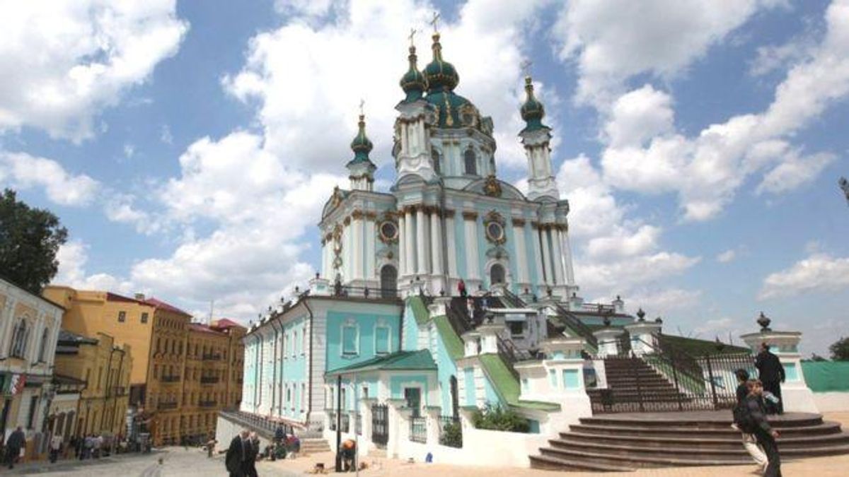 Хто та чому передає Андріївську церкву Вселенському патріархату