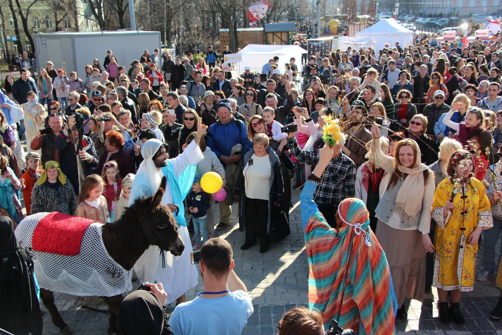 Ігнорування карантину на Великдень: серйозні наслідки, які загрожують українцям Ігнорування карантину на Великдень: серйозні наслідки, які загрожують українцям